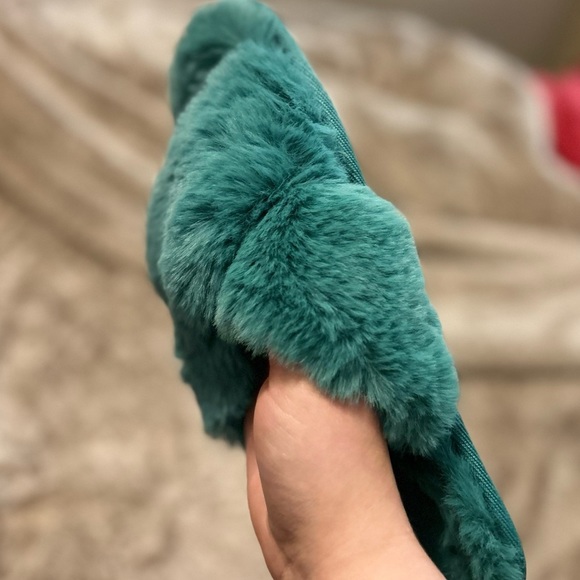 Slippers - Picture 5 of 6